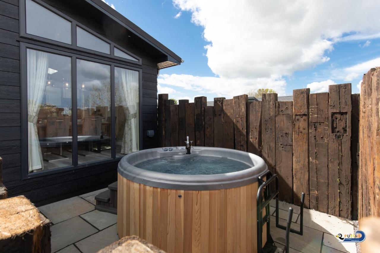 Trevelyn Lodge - Luxury Lodge, Hot Tub, Close To Beach Penally Exterior foto